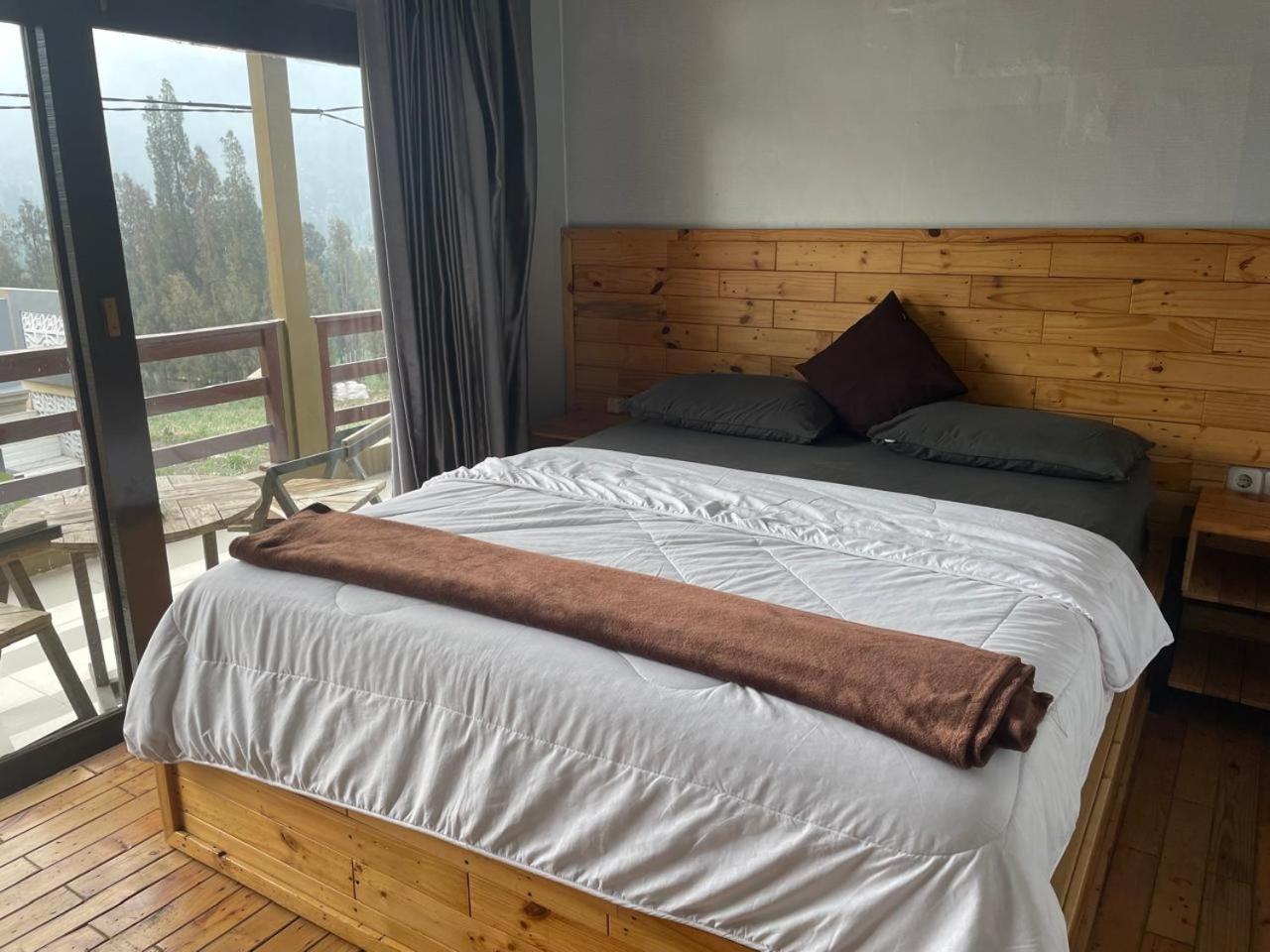 Bromo Semesta Guesthouse Проболинго Екстериор снимка