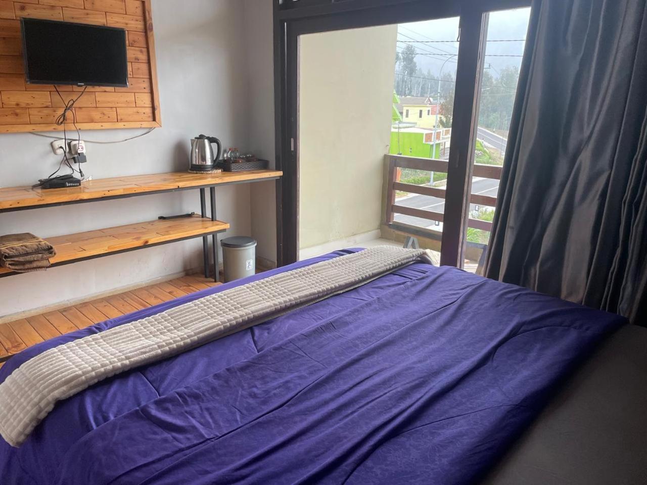 Bromo Semesta Guesthouse Проболинго Екстериор снимка