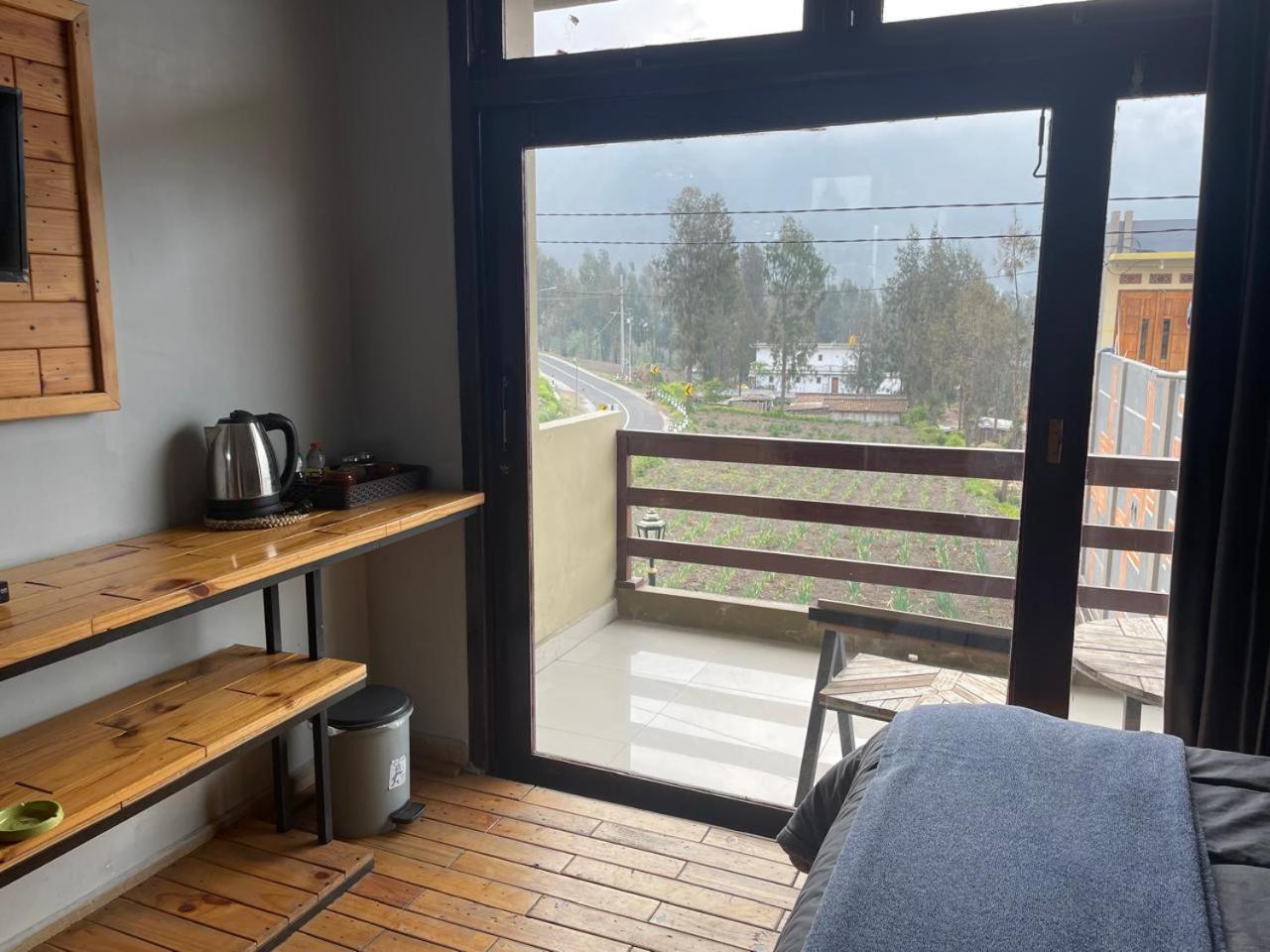 Bromo Semesta Guesthouse Проболинго Екстериор снимка